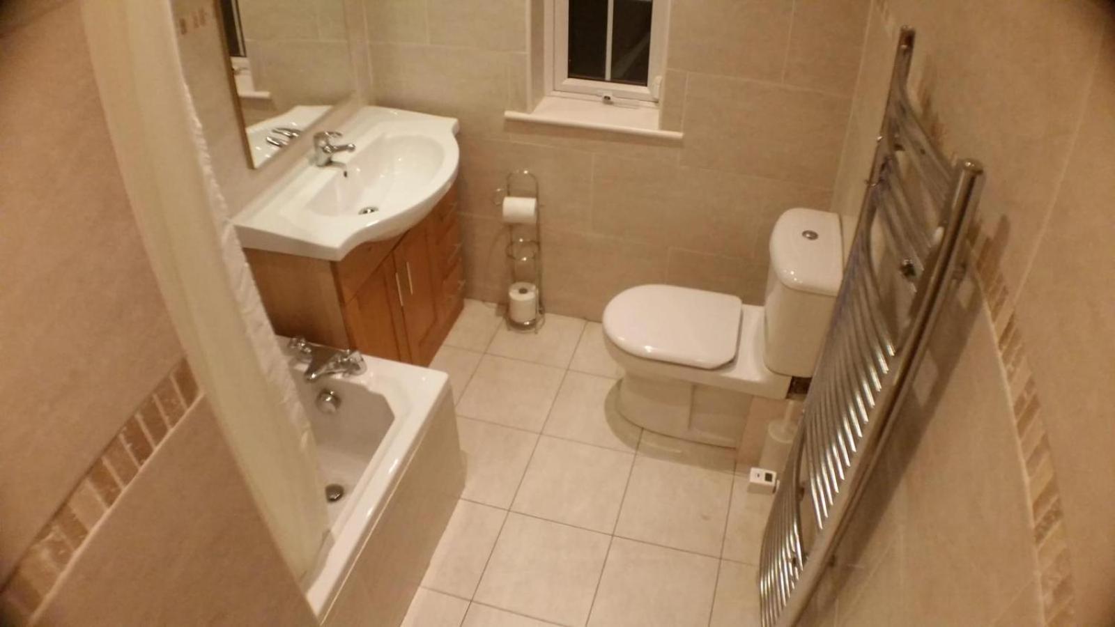 Dorm Room 5-6 People Shared Bathroom Outside Room Dublin Dış mekan fotoğraf