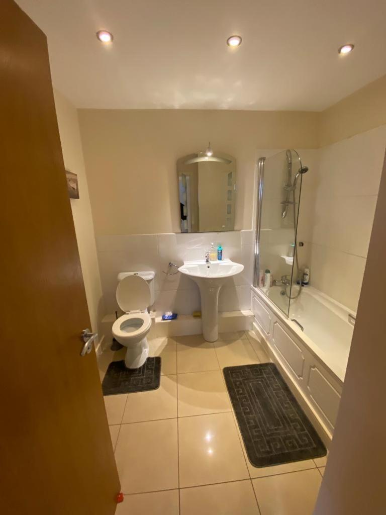 Dorm Room 5-6 People Shared Bathroom Outside Room Dublin Dış mekan fotoğraf